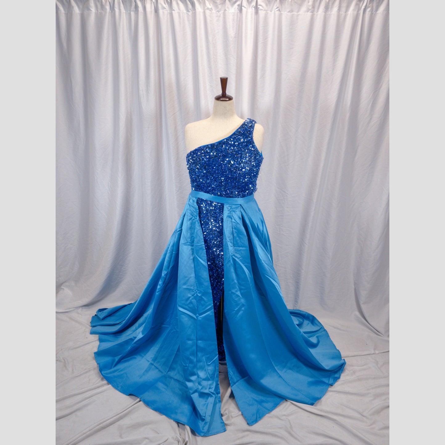 Dazzling Blue One-Shoulder Sequin Gown for Show-Stopping Nights
