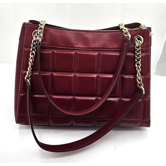 Quilted Shoulder Handbag with Gold Chain Strap