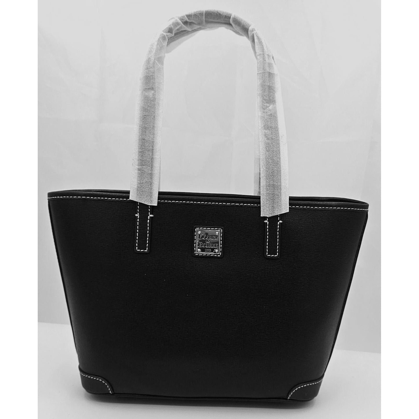 Large Saffiano Leather Tote - Your New Favorite Arm Candy