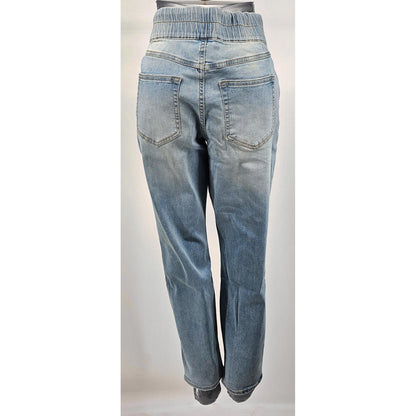 Light Wash Distress Straight Leg - Your New Lazy Day Bestie