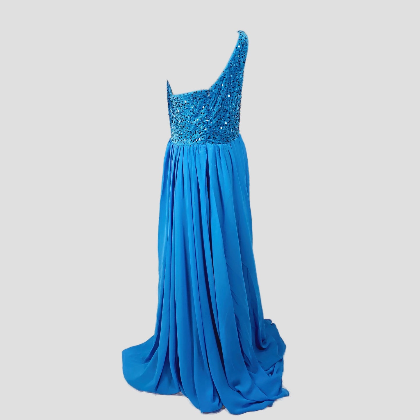 Dazzling Oceanic Sequin Gown with Show-Stopping Flow