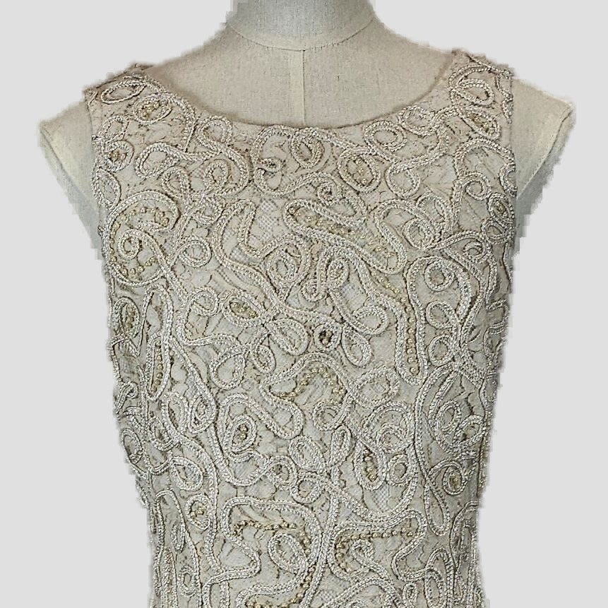 Bold Champagne Lace Dress with Mesmerizing Back Cutout