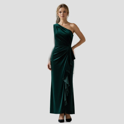 Emerald Velvet One-Shoulder Gown for Dramatic Entrances