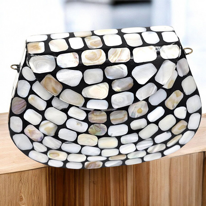 Chic Mosaic Shell Clutch - Your New Favorite Arm Candy!