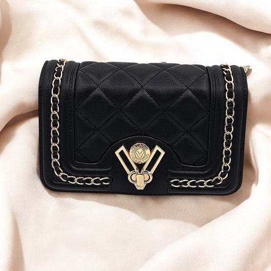 Chic Quilted Crossbody Bag with Gold Chain