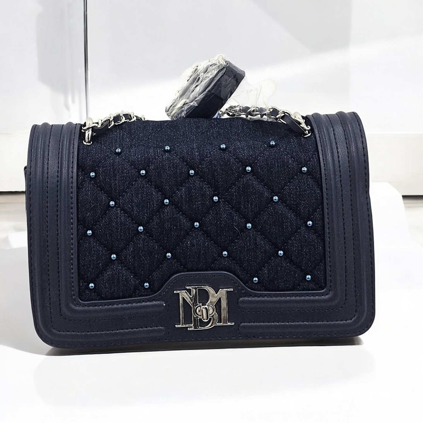 Elegant Quilted Shoulder Handbag with Chain Strap