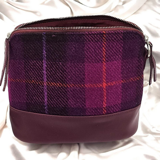 Elegant Plaid Cosmetic Handbag