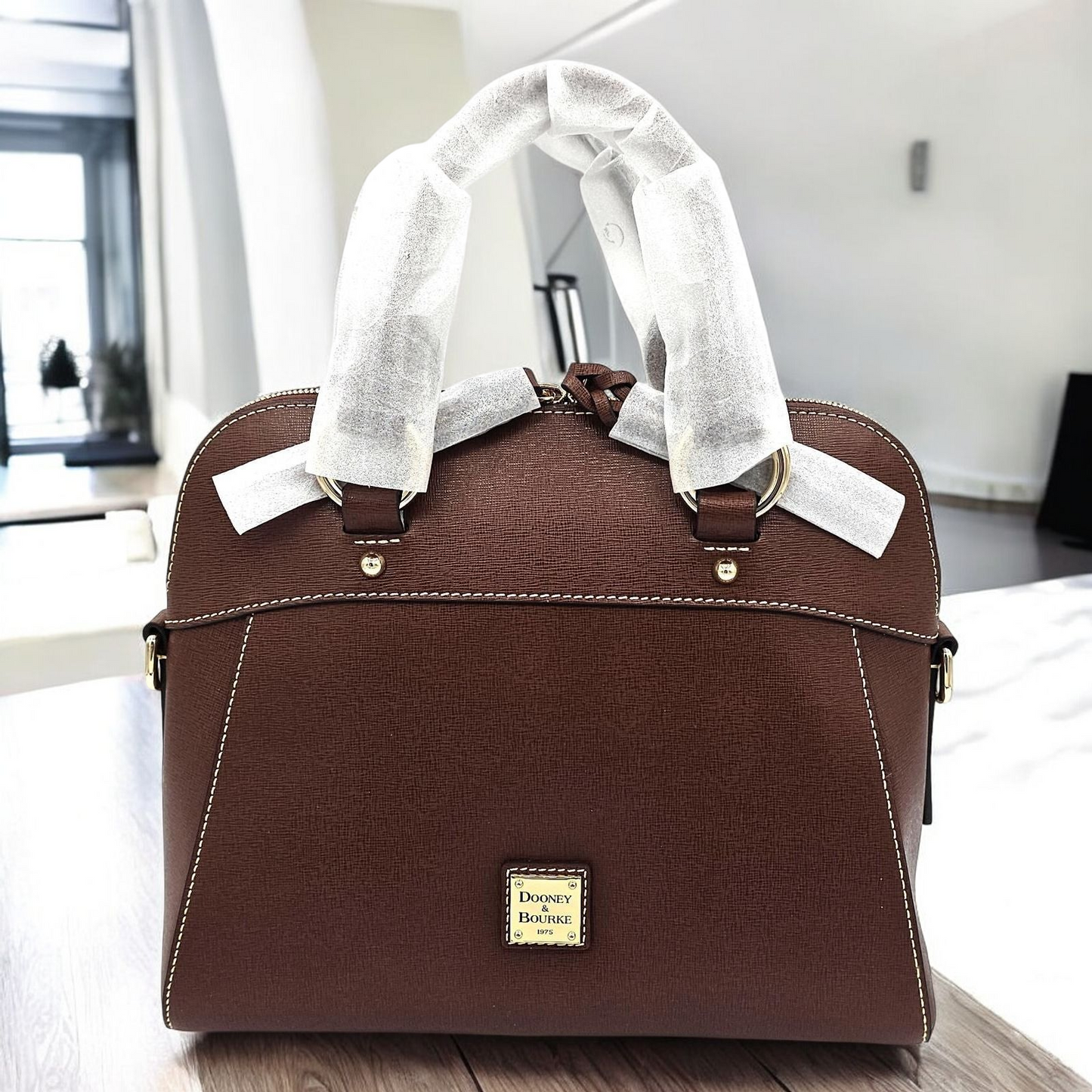 Elegant Saffiano Cameron Leather Handbag - Your New Arm Candy!