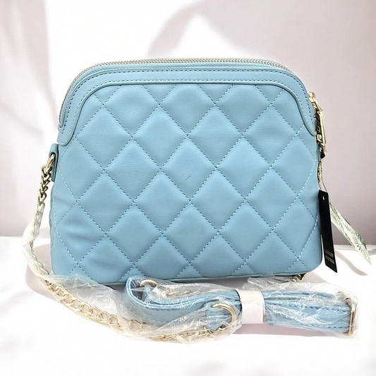 Chic Quilted Crossbody Bag with Gold Chain Strap