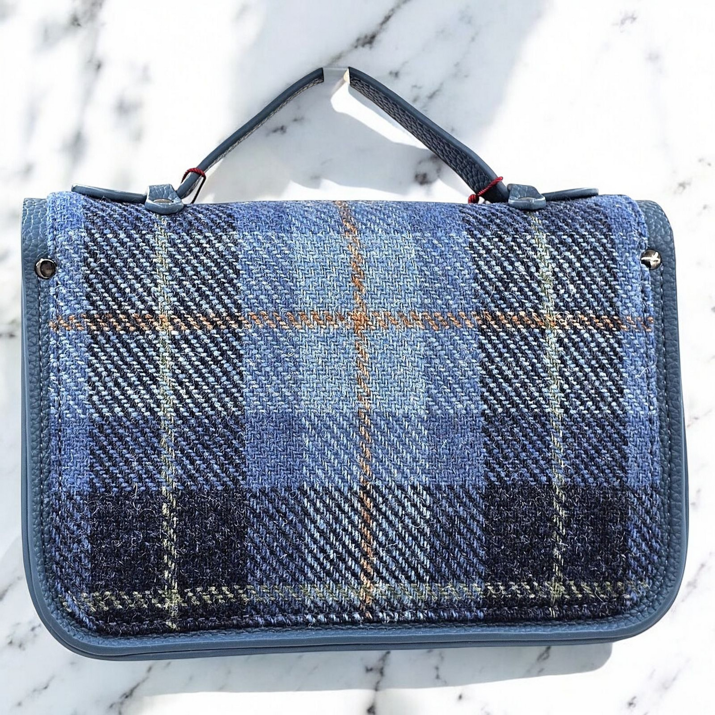 Elegant Satchel - Classy Meets Cozy