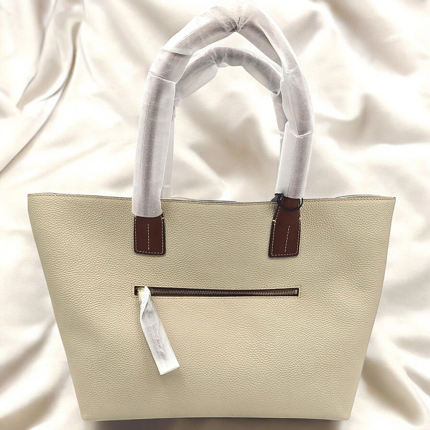 Pebble Large Leather Tote Handbag - Elegant & Spacious
